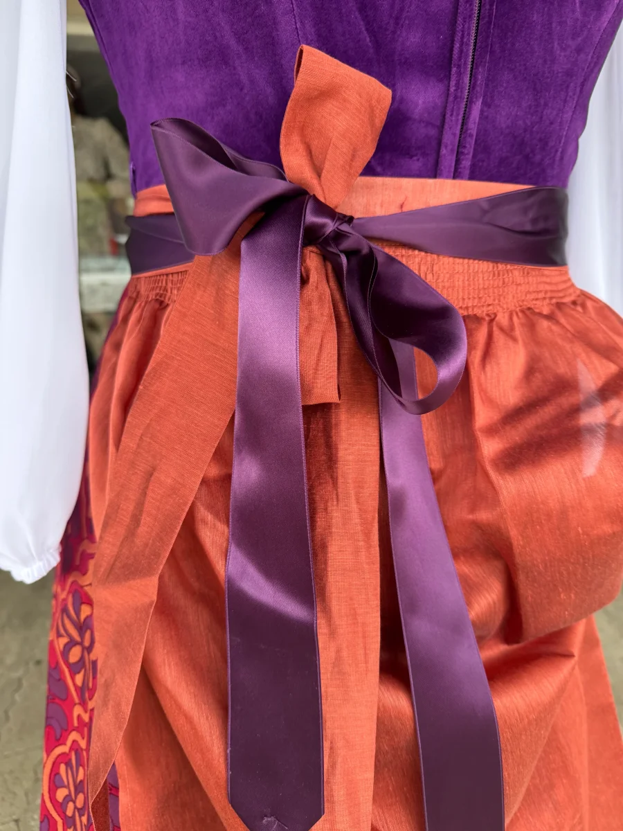 Dirndl Alpenfee, Fabienne, Orange, lila, rot, Samtdirndl, 75cm – Bild 7