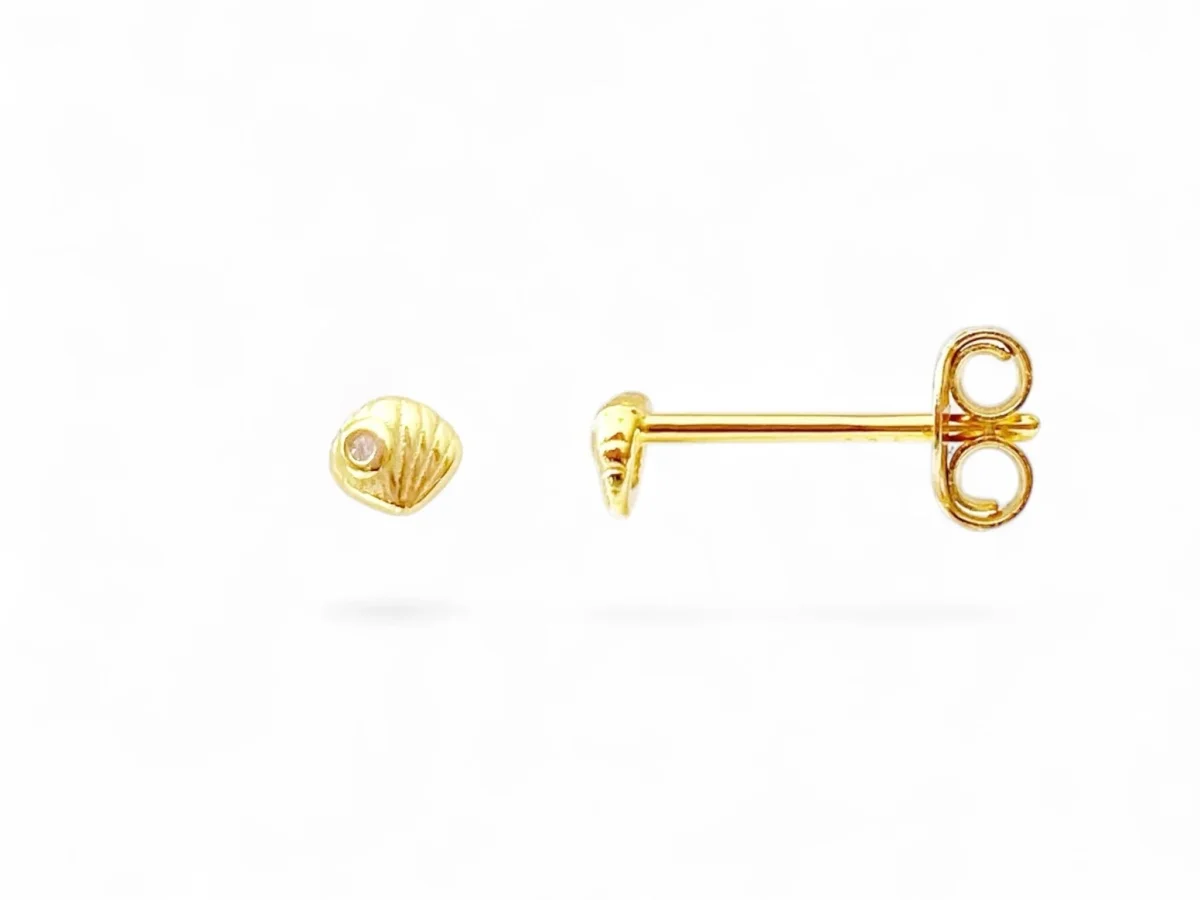 Goldene mini Muschel Ohrstecker