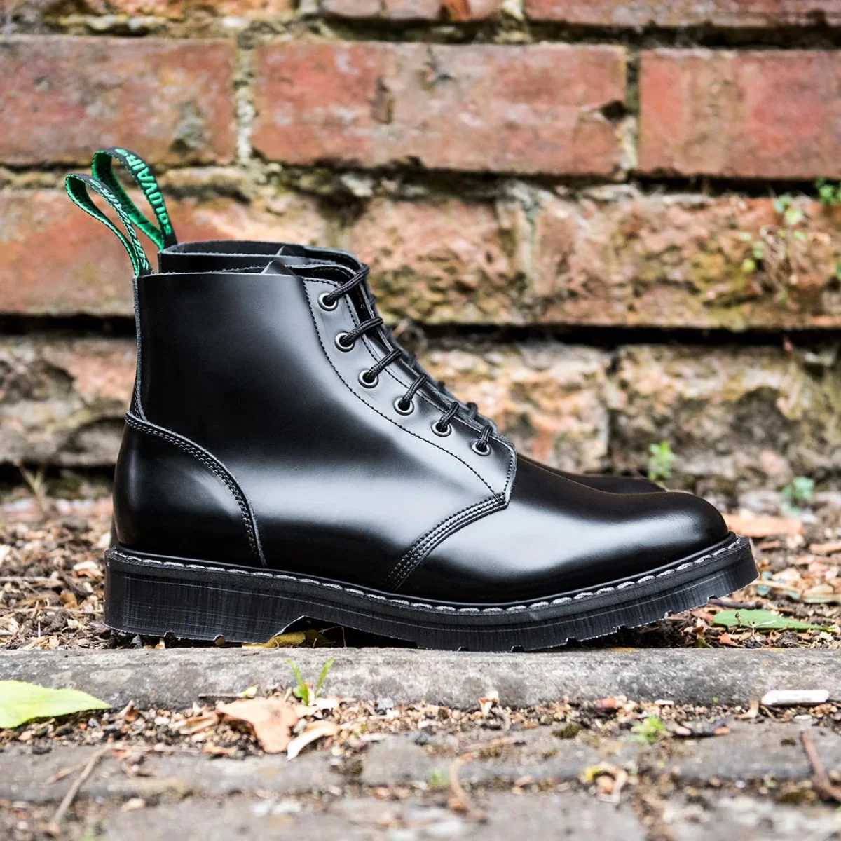 Astronaut Boot 6 Eye - Black Hi Shine – Bild 3
