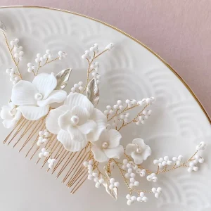 Romantischer Haarkamm mit Perlen und Blumen | MARIE